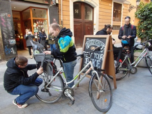  Jakub W. i Jakub M. doskonalący obsługę środków transportu