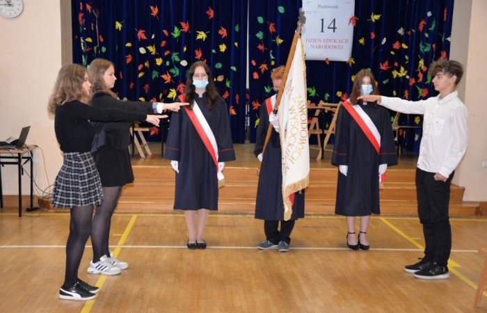 Przedstwiciele klas pierwszych ślubują