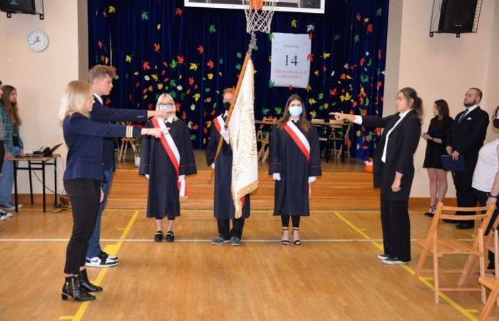 Przedstwiciele klas pierwszych ślubują